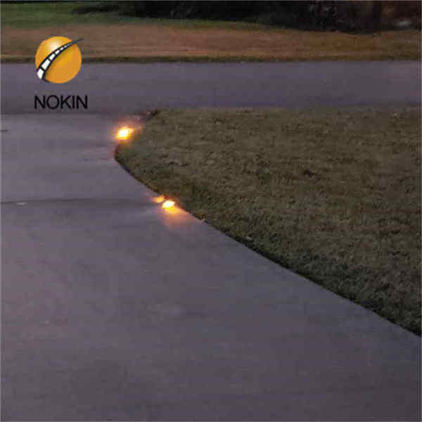 Blue Flashing Solar Reflective Pavement Markers In Uk-RUICHEN 